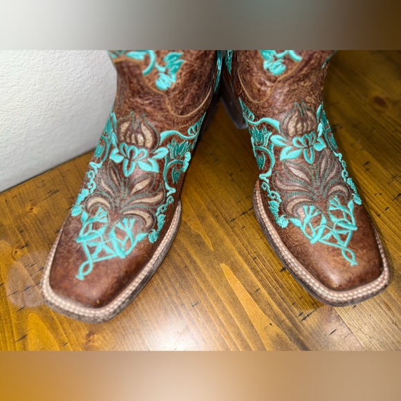 Cavender’s Brown Cowboy Boots with Turquoise Embroidery- Size 9.5 - Picture 3 of 7